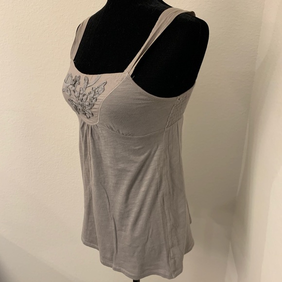 Gray Sleeveless Top with Floral Beading - Picture 3 of 5